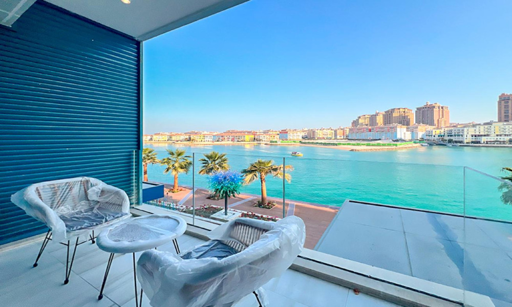 BRIGHT1 BHK FOR SALE | FF | BALCONY | SEA VIEW - Image 7