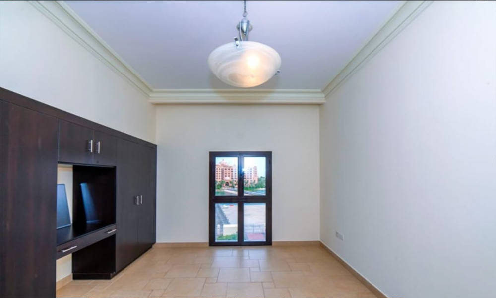 Luxurious 3 BHK with Balcony in Qanat Quartier - Image 5