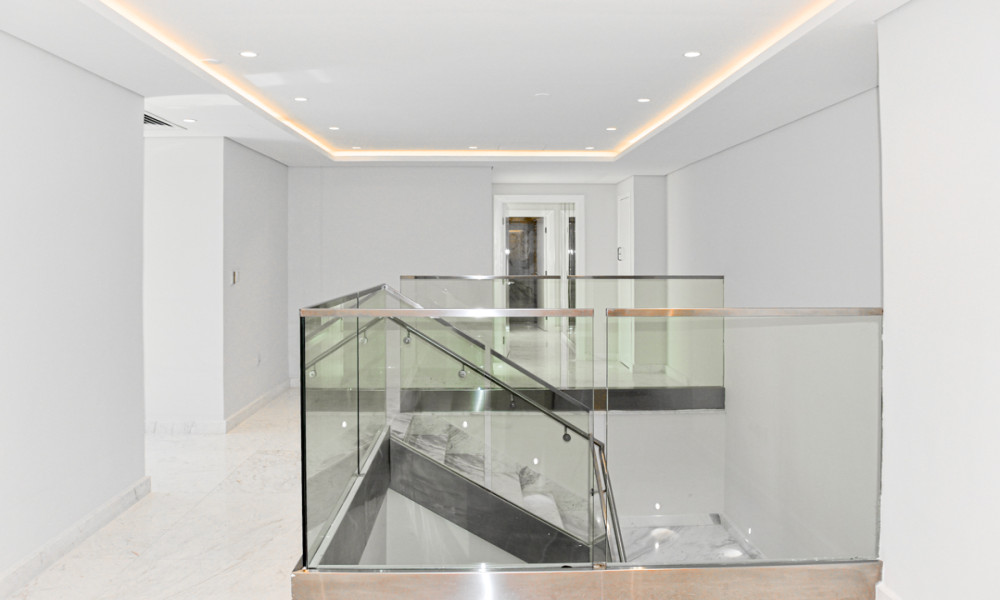 Luxurious Penthouse 4 BHK with - Image 4