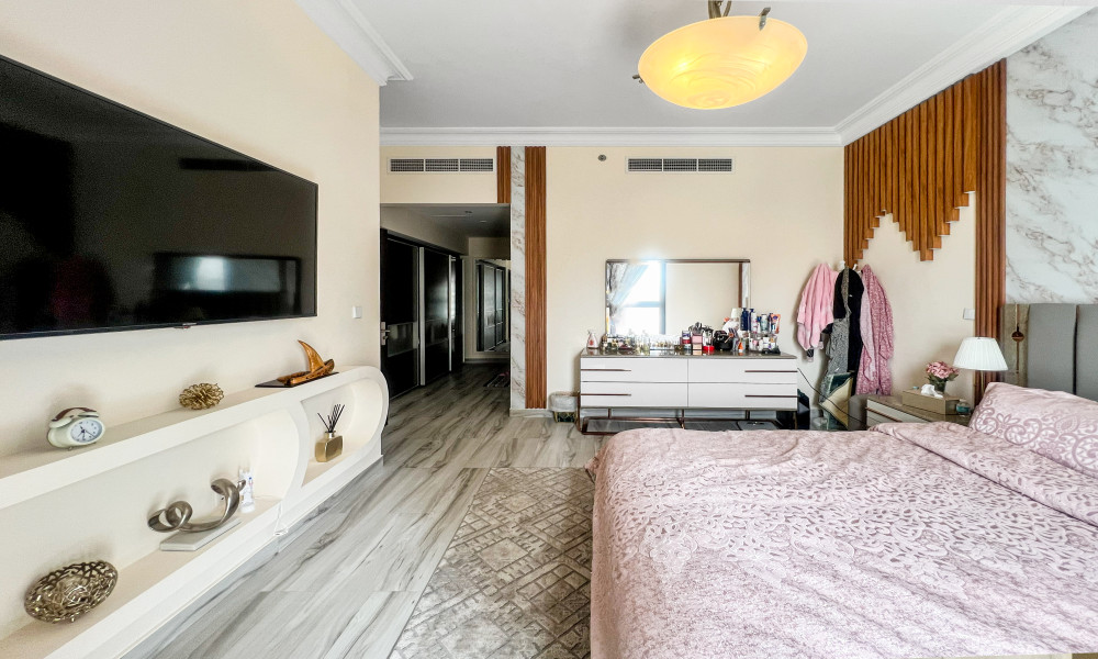 MODERN 2 BHK | FF | SEA VIEW | BALCONY small 3