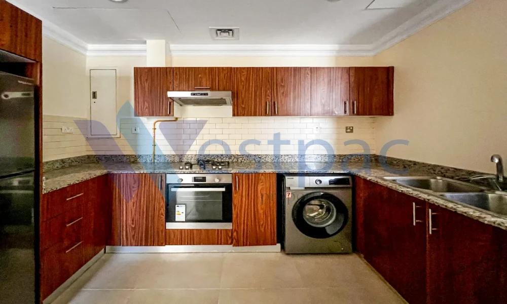 SPACIOUS 1 BHK | SF | RENT | BILLS INCLUDED - Image 4