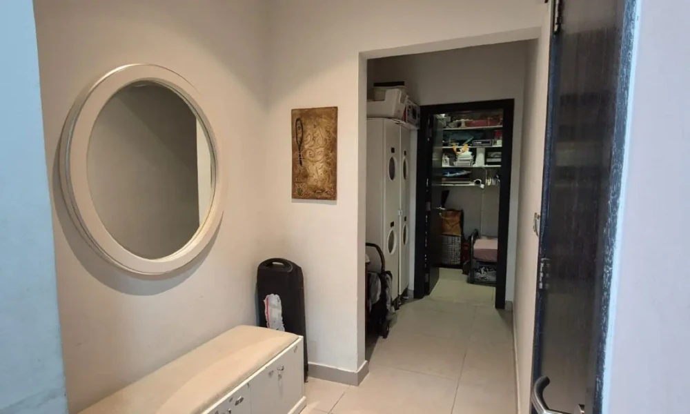 Spacious 2 BHK Apartment with Terrace in Lusail - Image 6