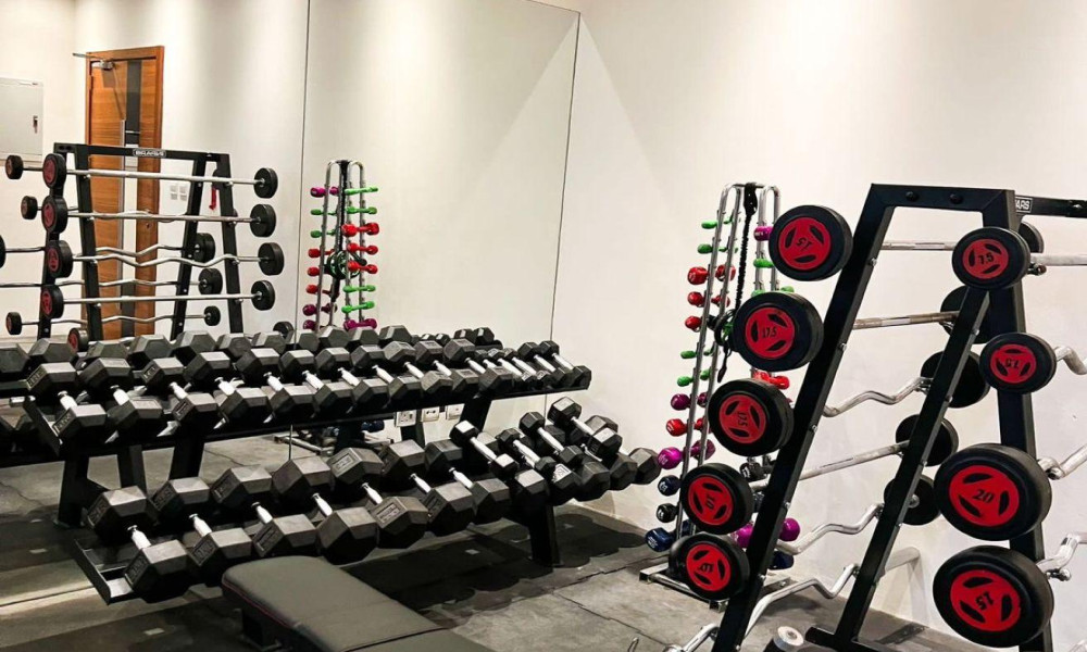 Spacious 2 BHK For Sale | FF | Balcony - Image 7