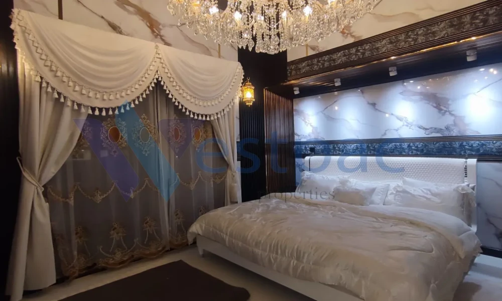 SPACIOUS 2BHK | SF | BALCONY | PRIME LOCATION small 2