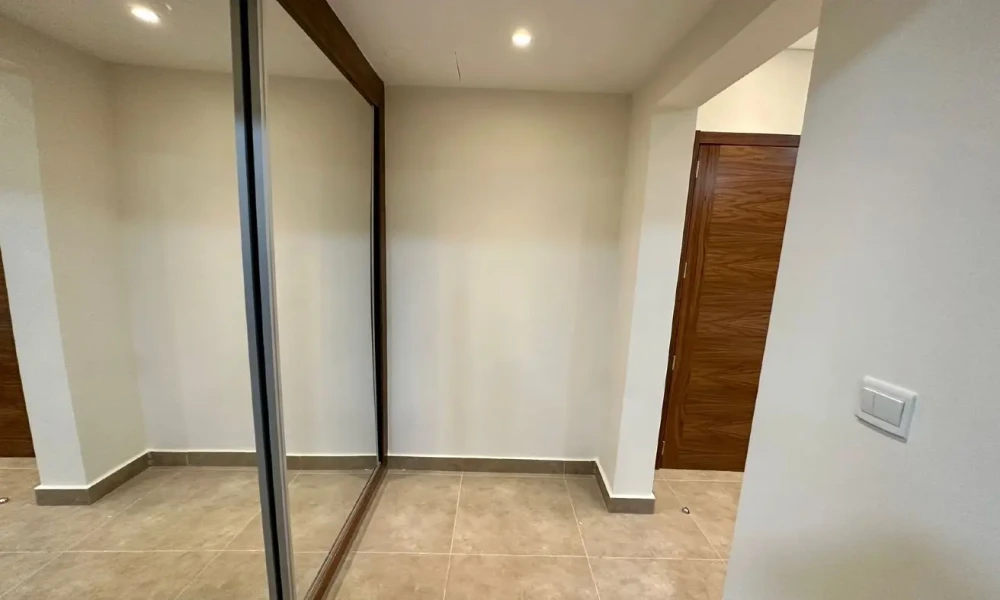 Spacious 2BHK with balcony in Lusail - Image 4