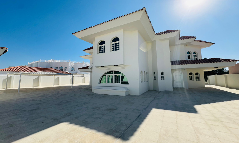 Stand-alone villa available at Thumama small 1
